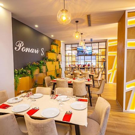 Ponari S Hotel Kryemëdhej Bagian luar foto