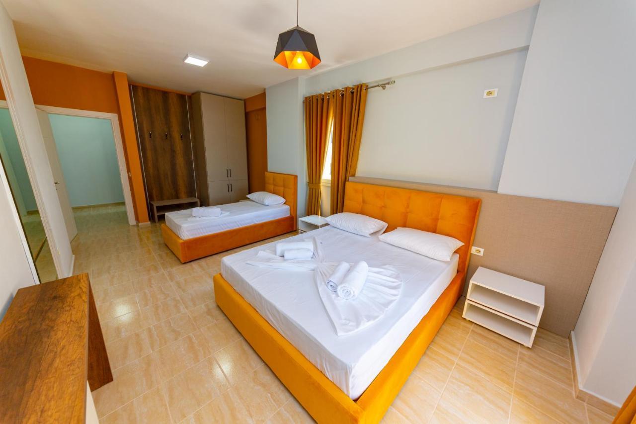 Ponari S Hotel Kryemëdhej Bagian luar foto