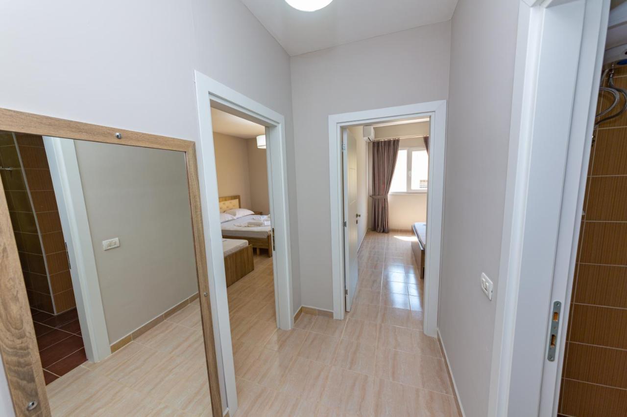 Ponari S Hotel Kryemëdhej Bagian luar foto