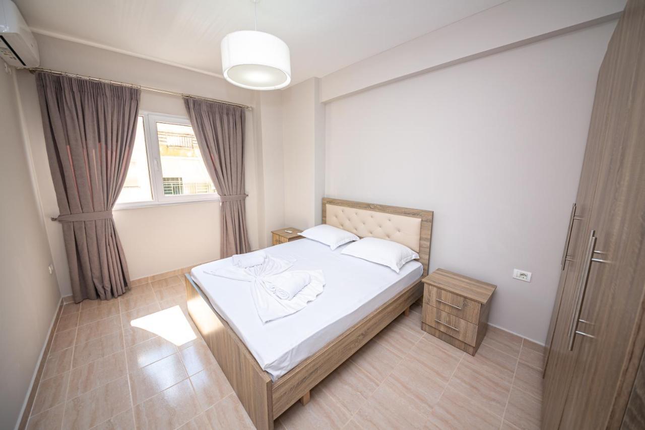 Ponari S Hotel Kryemëdhej Bagian luar foto