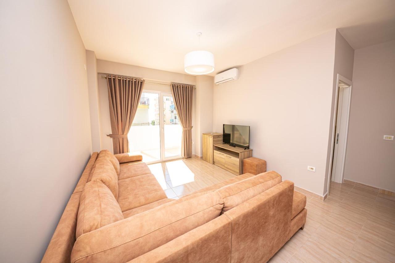 Ponari S Hotel Kryemëdhej Bagian luar foto