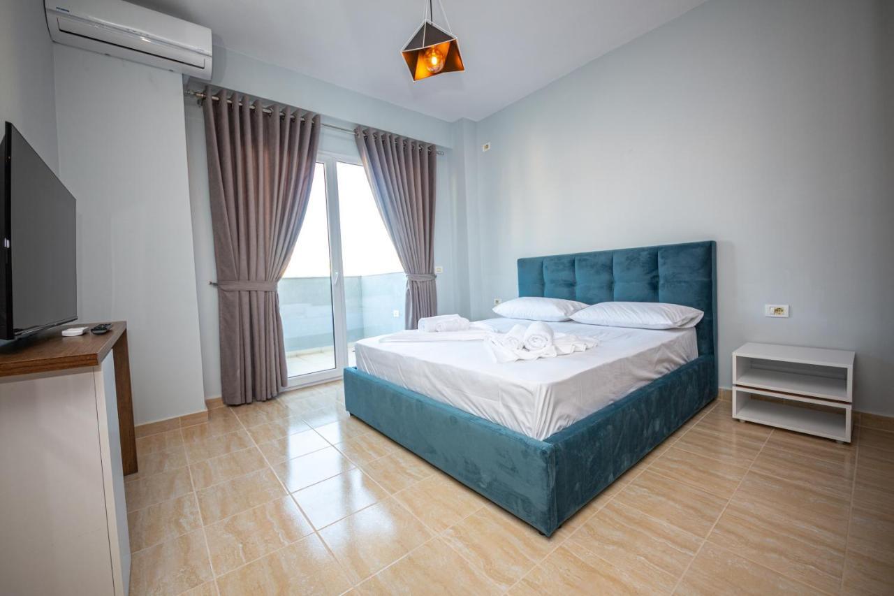 Ponari S Hotel Kryemëdhej Bagian luar foto