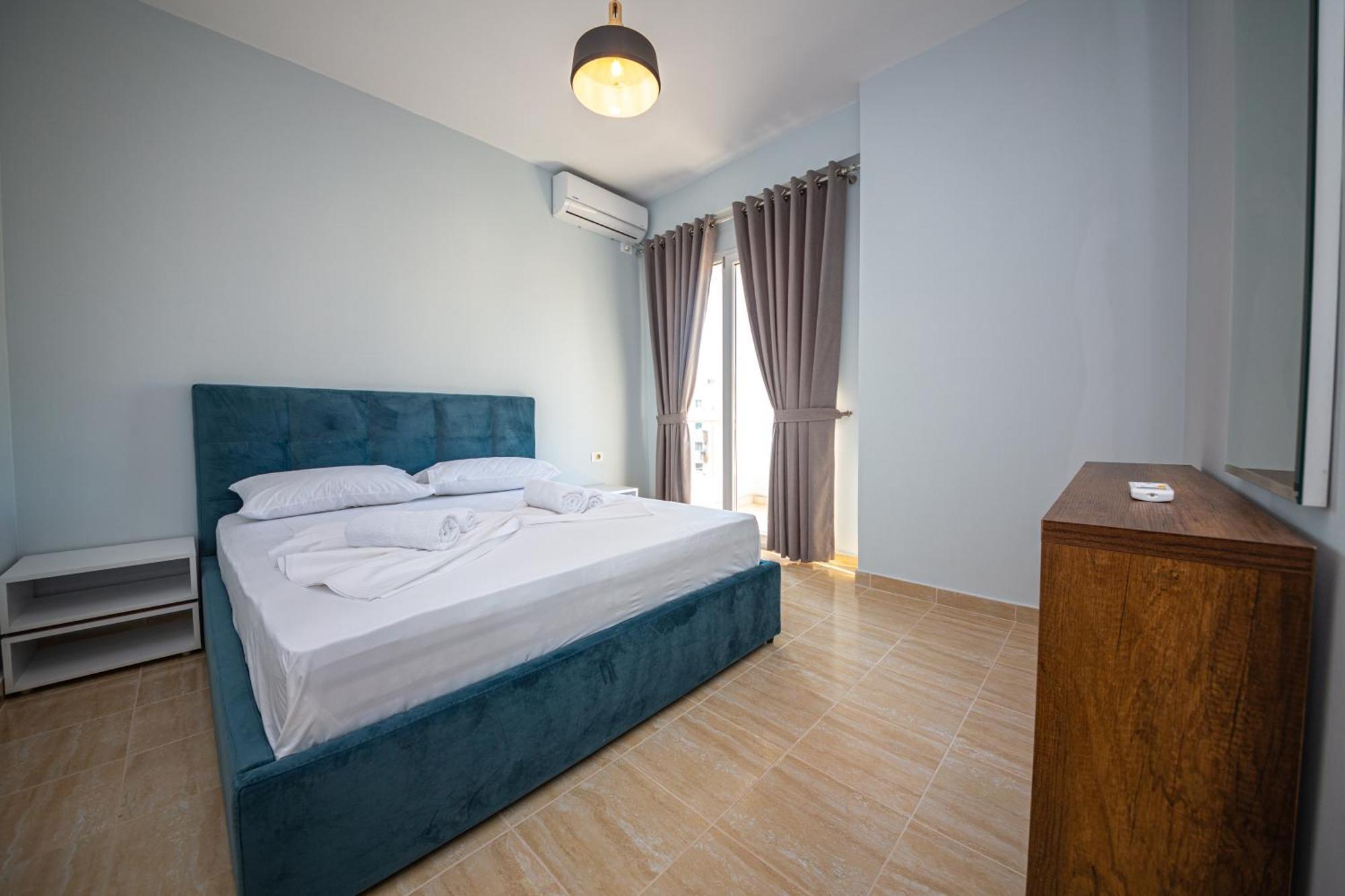 Ponari S Hotel Kryemëdhej Bagian luar foto