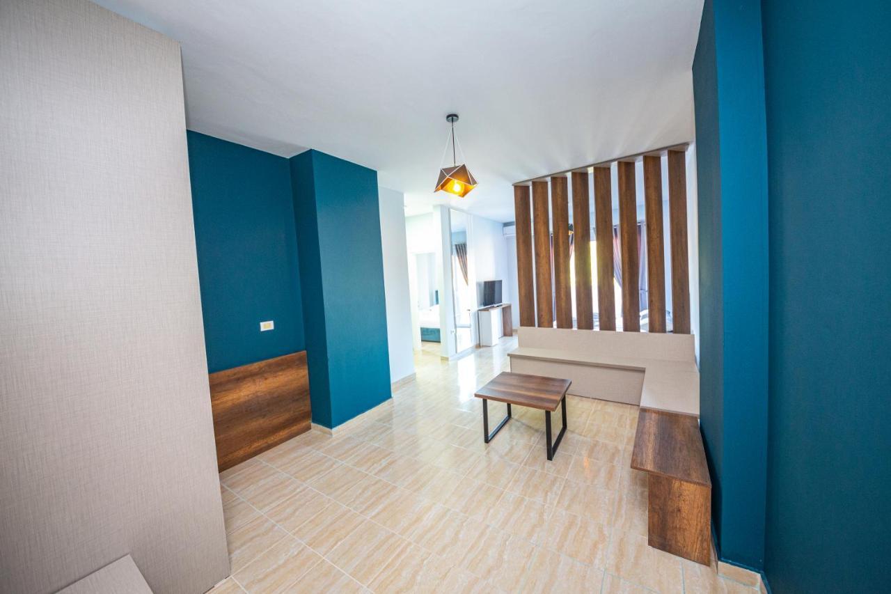 Ponari S Hotel Kryemëdhej Bagian luar foto