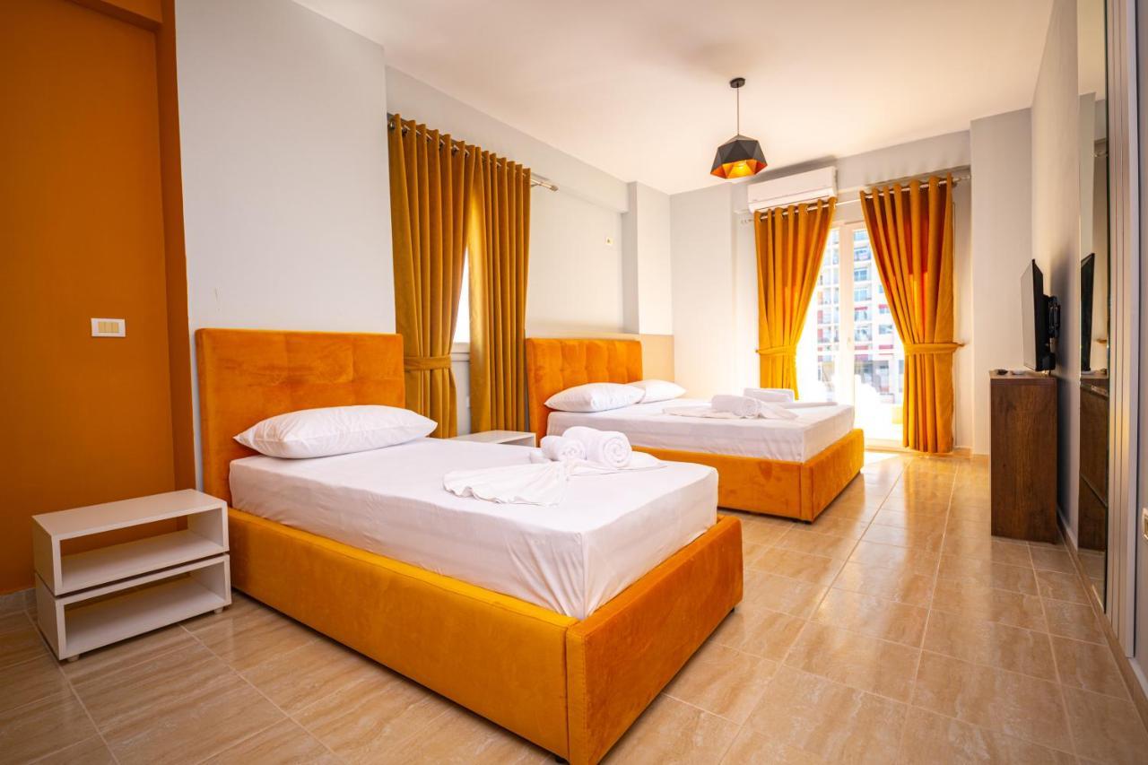 Ponari S Hotel Kryemëdhej Bagian luar foto