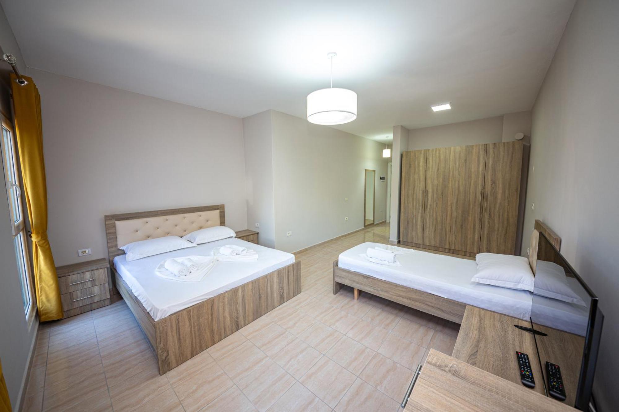 Ponari S Hotel Kryemëdhej Ruang foto