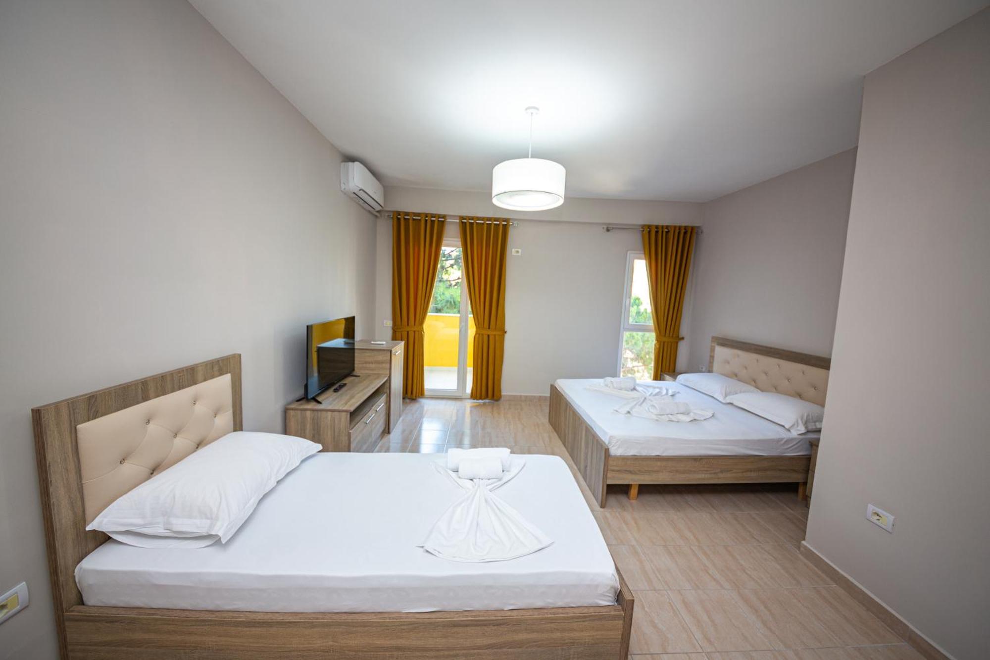 Ponari S Hotel Kryemëdhej Ruang foto