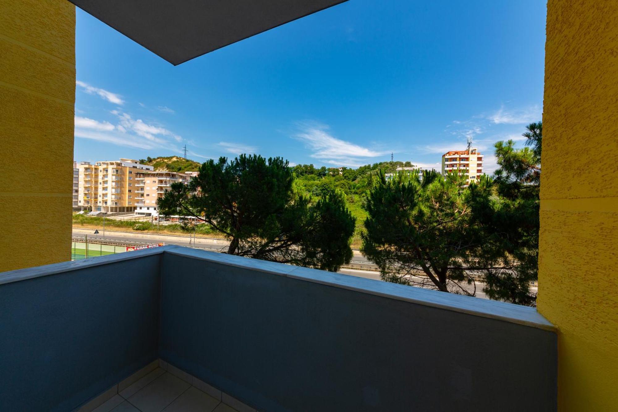 Ponari S Hotel Kryemëdhej Ruang foto